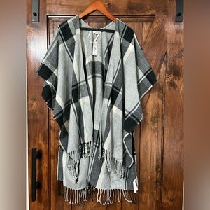 LOFT Gray Shawl  M/L